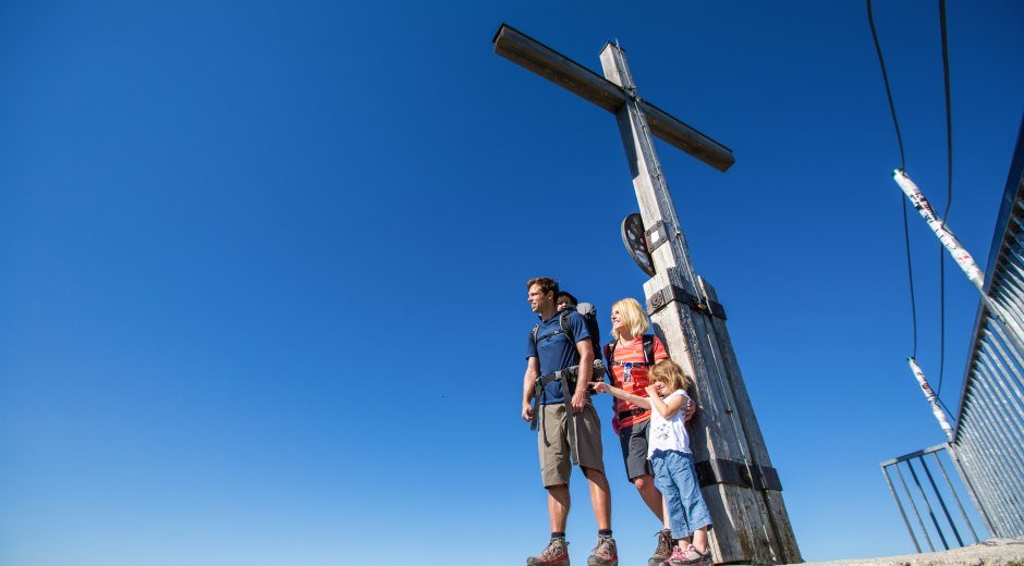 400-Gipfel-Blick vom Nebelhorn © Oberstdorf / Kleinwalsertal Bergbahnen Fotograf: Alex Savarino