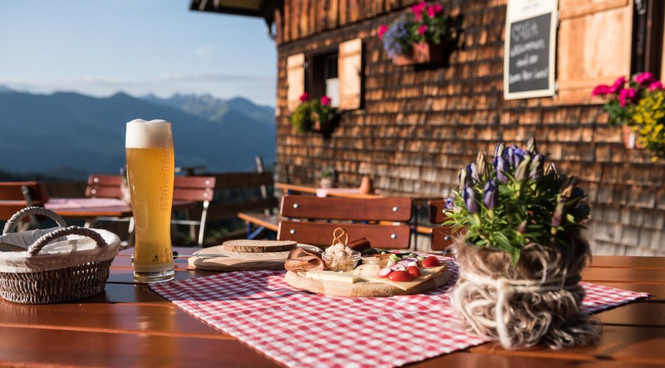 Terrasse der Oberen Gund Alpe © Tourismus Hörnerdörfer, F. Kjer