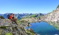 Traumaussichten beim Wandern in den Allgäuer Alpen. Pause mit Blick auf das Panorama der Alpenkette © Alexander Rochau