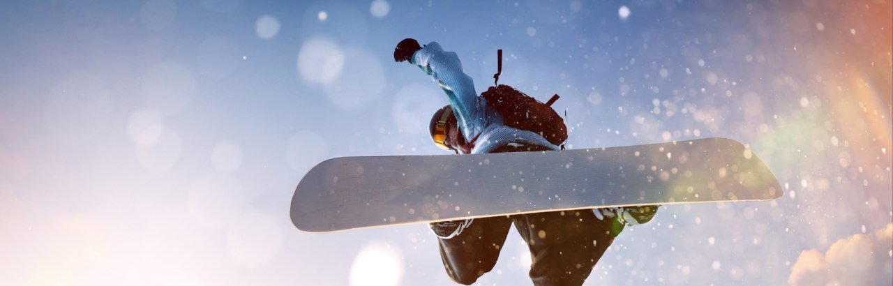 Snowboarder im Sprung © lassedesignen- fotolia.com