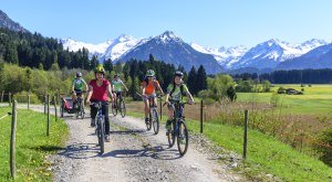 Radfahren im Frühling © Tourismus Oberstdorf / Alexander Rochau