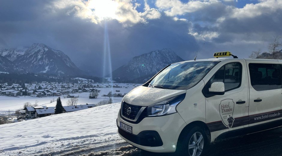 Großraumtaxi © Romans Taxi