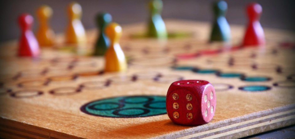 Spieletrett für Erwachsene © Tourismus Hörnerdörfer, Pixabay_Peggychoucair
