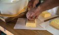 Frische Butter auf der Alpe Schattwald © Tourismus Hörnerdörfer, F. Kjer