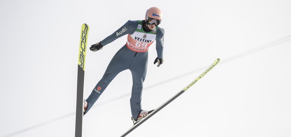 Karl_Geiger_in_der_Luft © Tourismus Oberstdorf/Dominik Berchtold