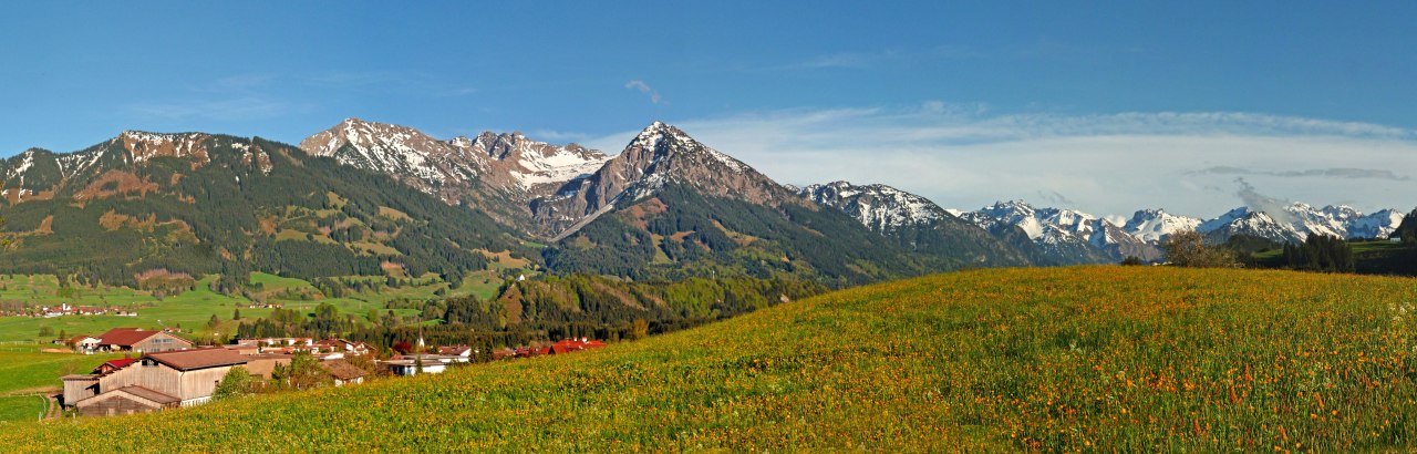 Blick auf die Allgäuer Berge bei Fischen © Tourismus Hoernerdoerfer GmbH, @Roswitha Schoellhorn