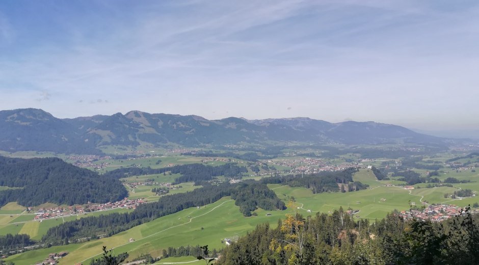 Bergpanorama mit Tälern © Tourismus Hörnerdörfer GmbH