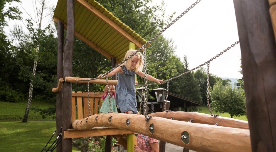 Spielplatz Obermaiselstein am Haus des Gastes © Tourismus Hörnerdörfer, F. Kjer