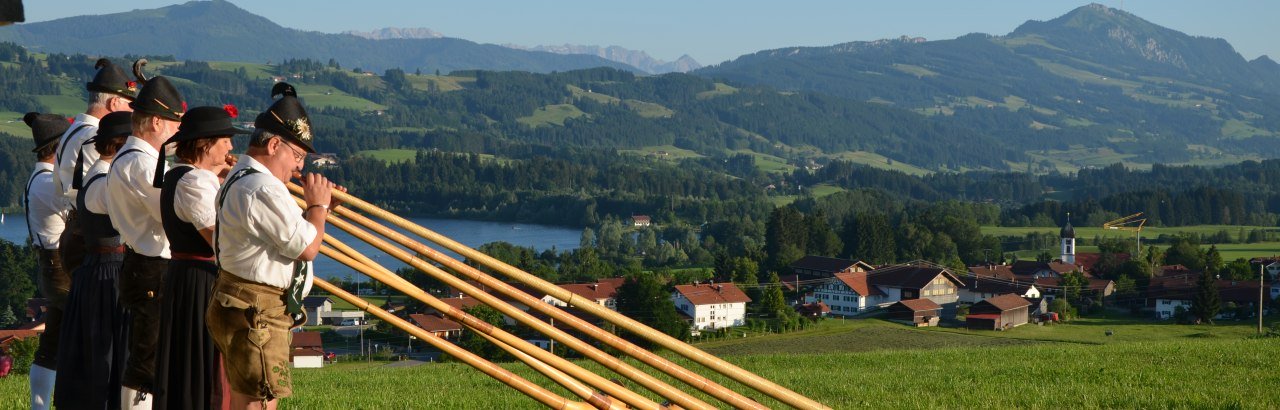 Alphornbläser am Rottachsee © Markt Sulzberg