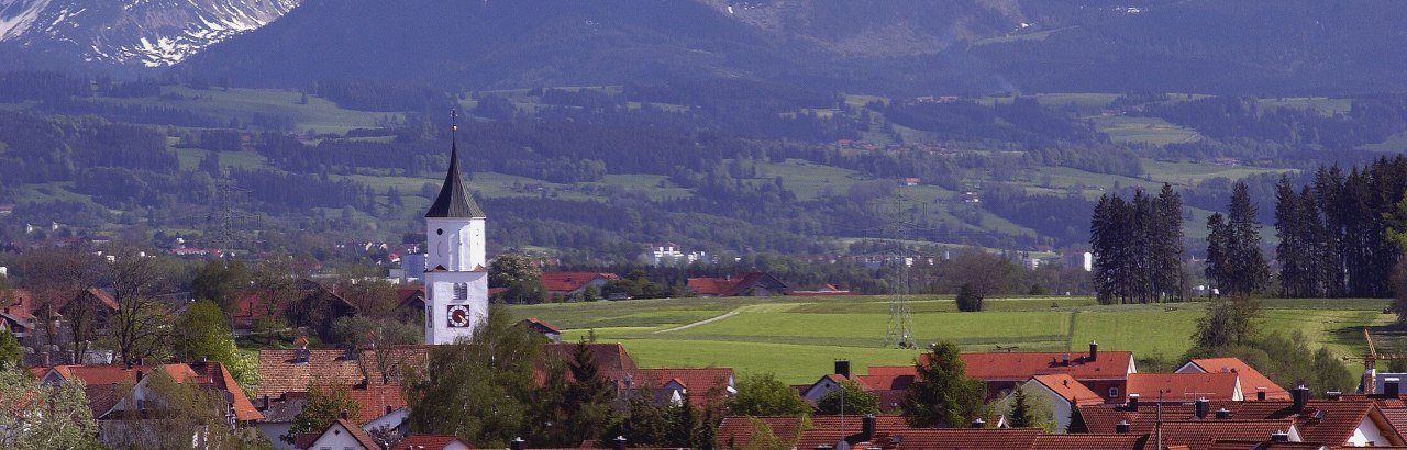 Der Markt Dietmannsried mit Alpenpanorama © Markt Dietmannsried / Hermann Müller