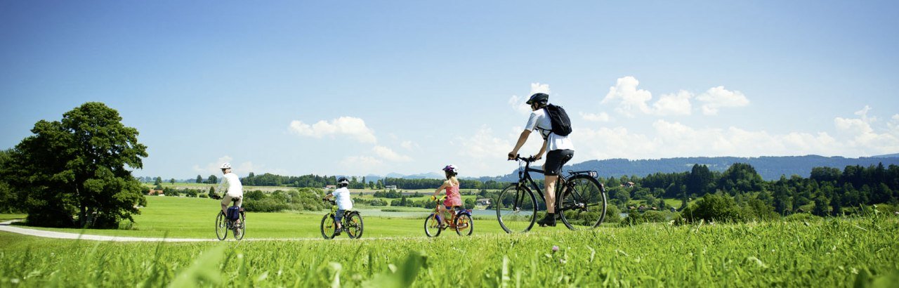 Familie unterwegs am Niedersonthofener See © Allgäu GmbH