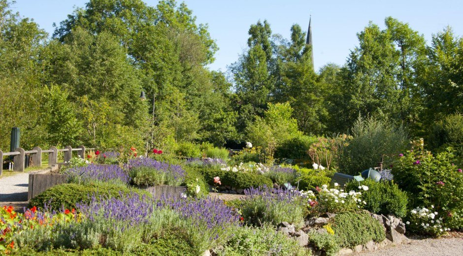 Der Kräutergarten Fischen lädt zum Spaziergang ein © Tourismus Hörnerdörfer, G. Eichholzer