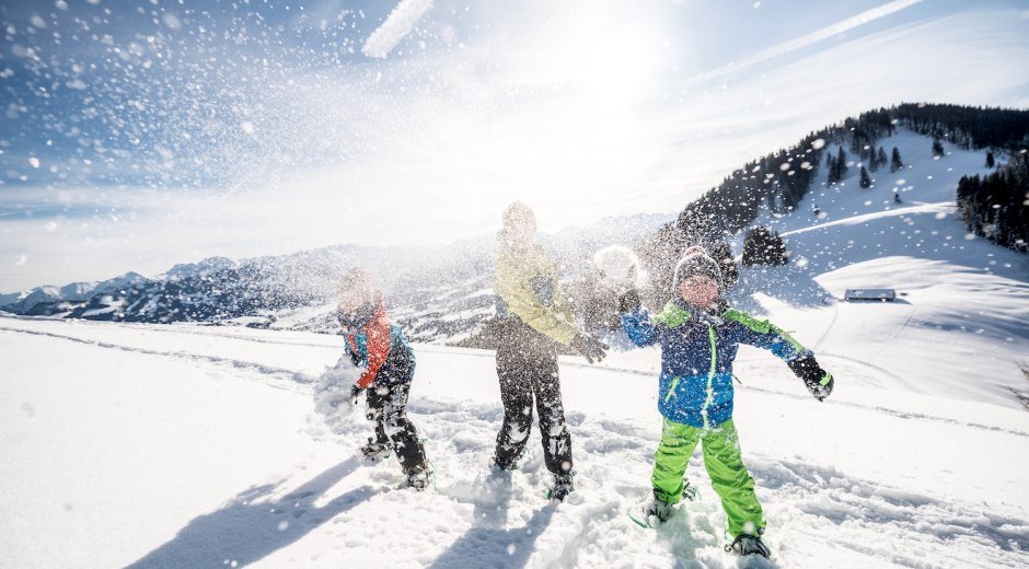Schneespaß beim Schneeschuhwandern - Ofterschwanger Horn