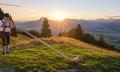 Alphornbläser am Ofterschwanger Horn im Sonnenaufgang © Tourismus Hoernerdoerfer GmbH_@Kappest