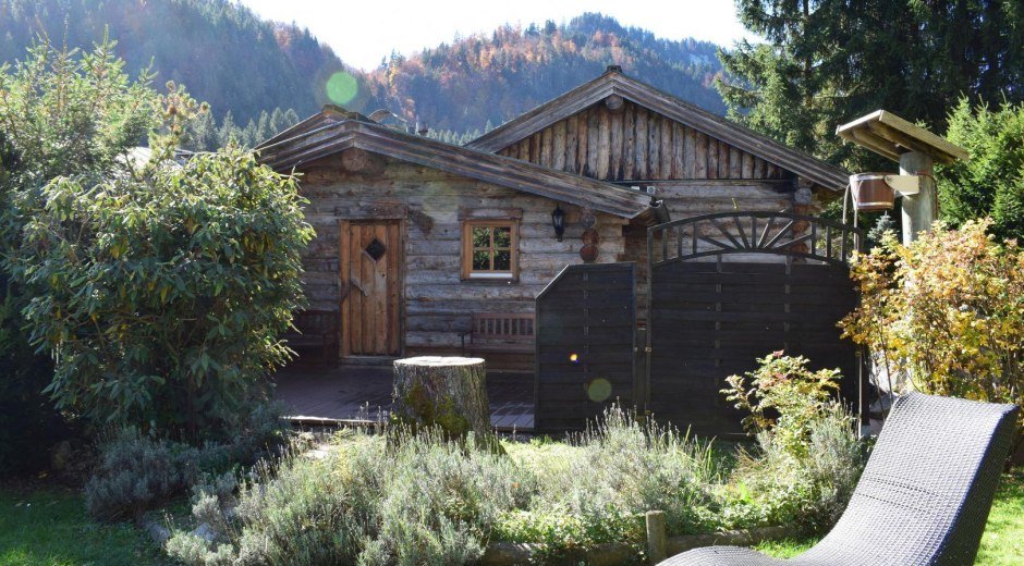 Liegewiese am Wellnessbereich © Hotel Sonnenbichl