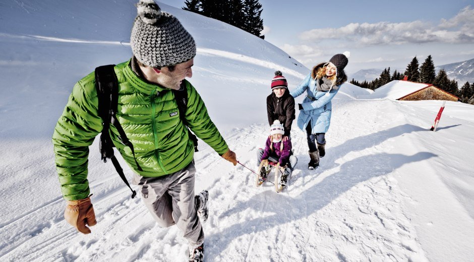 Familie beim Rodeln im Allgäu © Allgäu GmbH