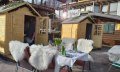 Terrasse mit Hütten © Landhotel Alphorn