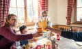 Einkehr - Schlitte Hitte in Ofterschwang im Allgäu © Tourismus Hörnerdörfer, F. Kjer