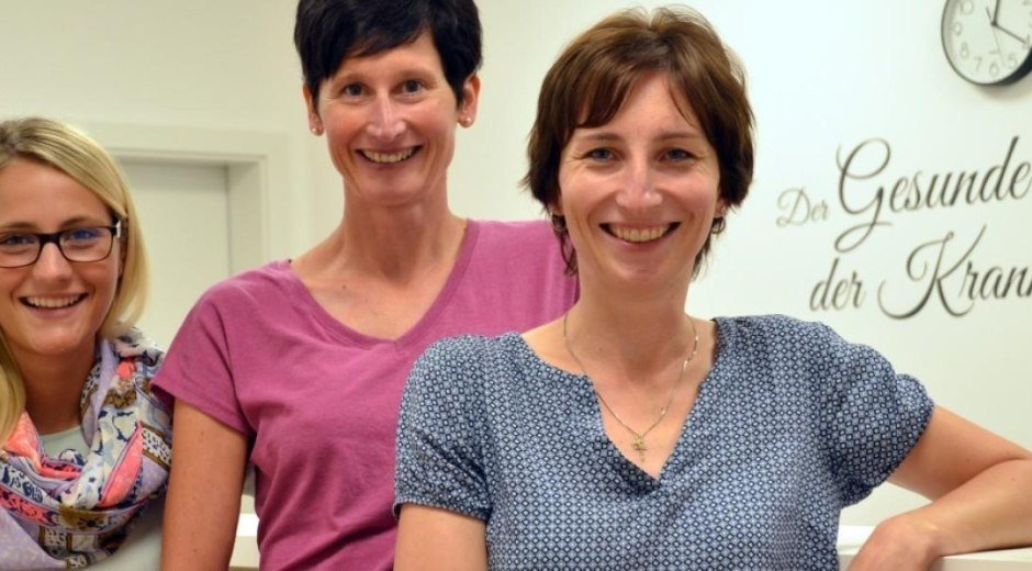 Frau Dr. Sandra Stolz und ihr Team © Frau Dr. Stolz