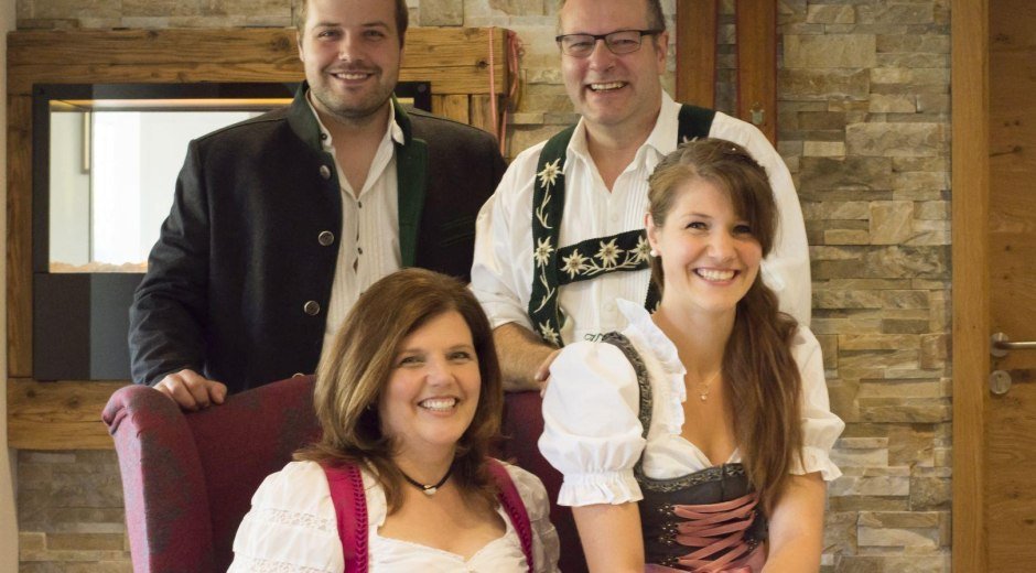 Ihre Gastgeber, Familie Knöbel © Hotel Alpenblick