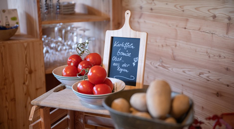 Saisonales Obst und Gemüse im Hofladen24 © Tourismus Hörnerdörfer, F. Kjer