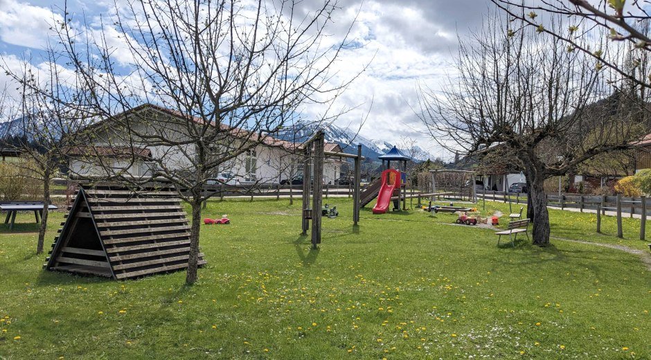 Apfelbäume auf dem Spielplatz  Fischen-Langenwang © Tourismus Hörnerdörfer GmbH