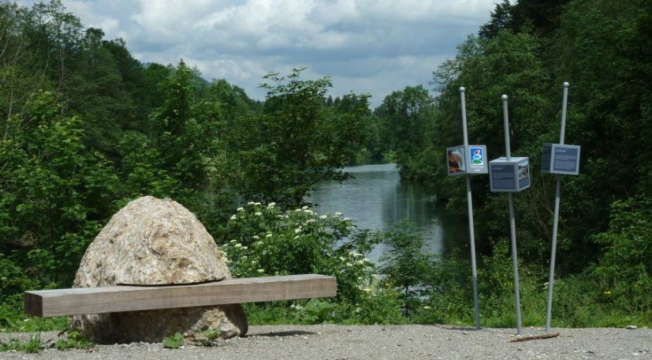 Trilogieplatz in Fischen