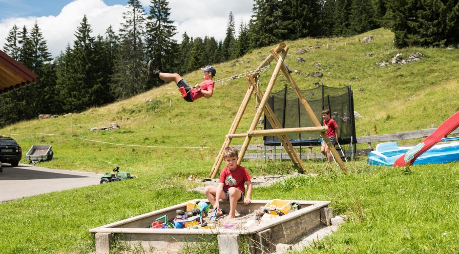 Kinderspielplatz auf der Alpe Hörnle © Tourismus Hörnerdörfer, F. Kjer