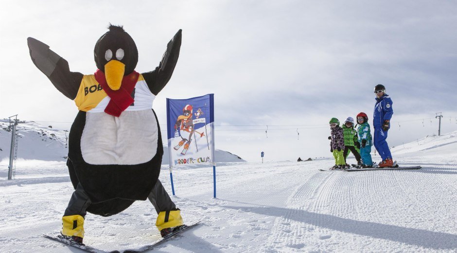 Maskottchen auf der Piste © Tourismus Hörnerdörfer, Skischule Ofterschwang