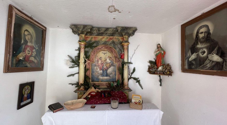 Altar mit Krippe in der Adventszeit © Tourismus Hörnerdörfer - S. Salzberger