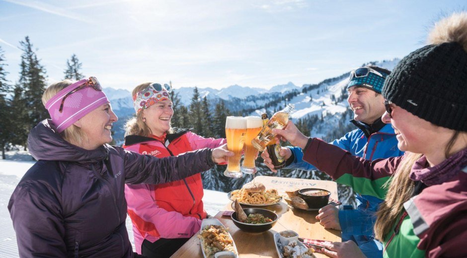 Wintergenuss am Gipfel der Hörnerbahn © Tourismus Hörnerdörfer, F. Kjer