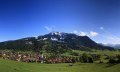 Rettenberg am Fuße des Grüntens mit Blick ins Illertal © Christian Bischoff