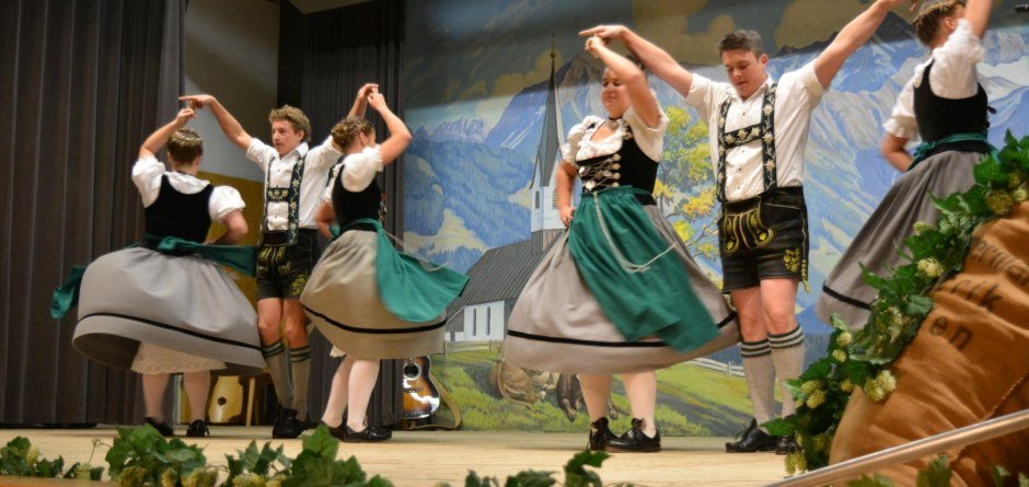 Plattler und Brauchtumstänze © Tourismus Hörnerdörfer