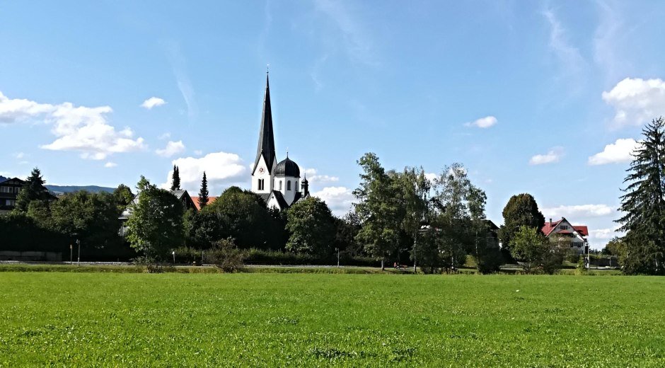Katholische Kirche St. Verena in Fischen im Allgäu © Tourismus Hörnerdörfer