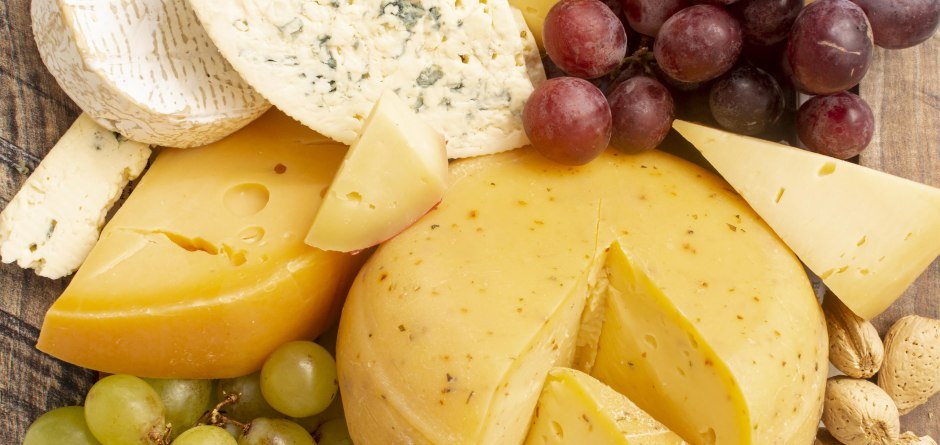 Käse & Bier in der Bergsennerei © Freepik