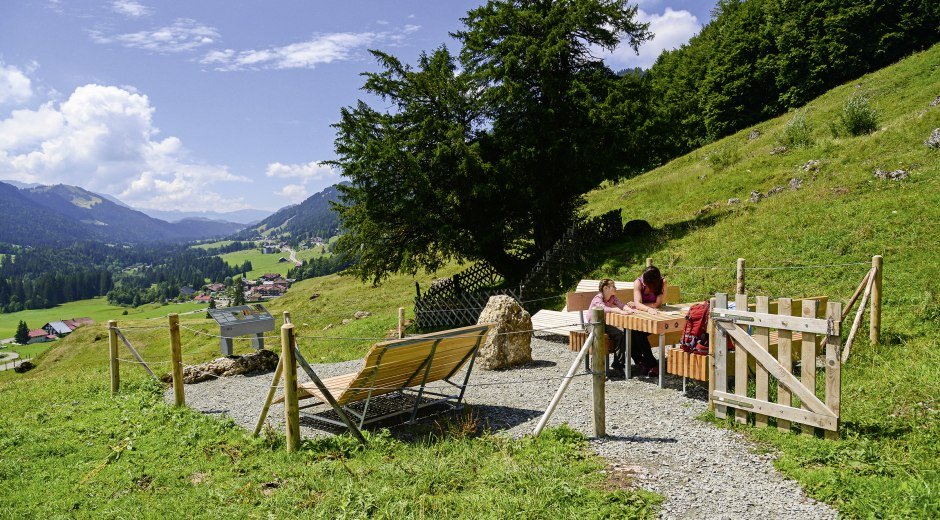 Entspannen auf dem Balderschwanger Zeitweg © Tourismus Hörnerdörfer, T. Gretler