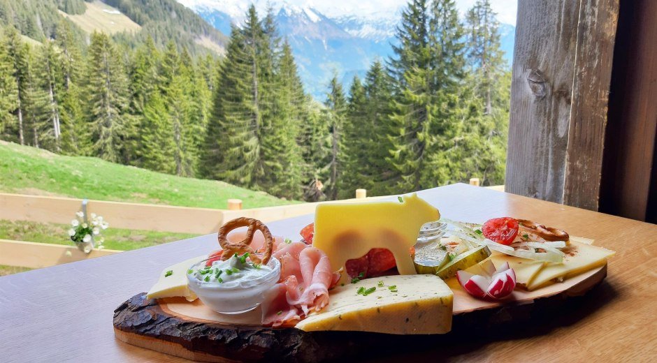 Genießen Sie eine leckere Brotzeit © Alpe Hinteregg, C. Abrell