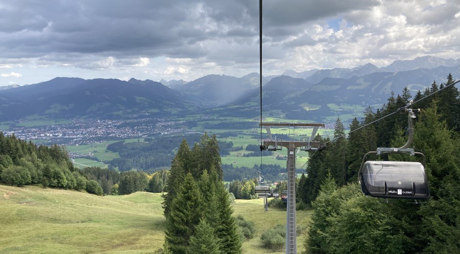 Fahrt mit dem Weltcup-Express in Ofterschwang © Tourismus Hörnerdörfer, S. Weingärtner