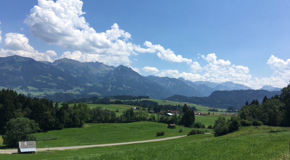 Aussicht auf die Allgäuer Bergwelt © Tourismus Hörnerdörfer GmbH