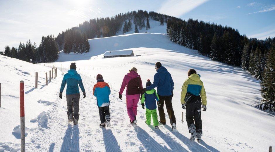 Winterwandern für die ganze Familie © Tourismus Hörnerdörfer / F. Kjer