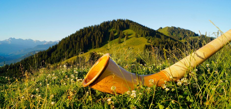 Alphorn am Ofterschwanger Horn © Tourismus Hörnerdörfer GmbH