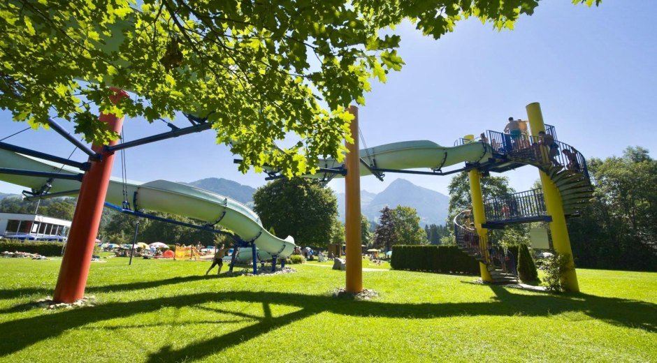 58-Meter lange Wasserrutsche - Freibad Fischen © Tourismus Hörnerdörfer, R. Retzlaff