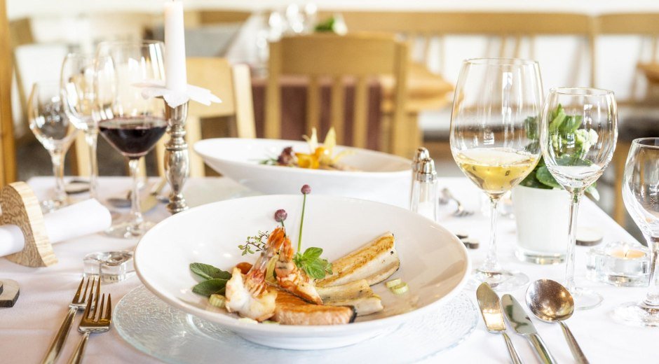 Fisch essen im Restaurant Forellenbach © Hotel Forellenbach