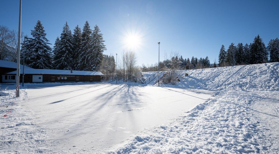 Natureisplatz in Fischen-Au im Allgäu © Tourismus Hörnerdörfer GmbH