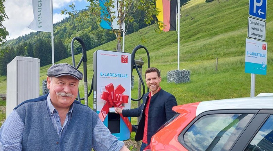 Ladesäule E-Auto Eröffnung © Adolf Präg GmbH & Co. KG