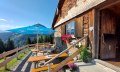 Auf der Terrasse schmeckt die Alläuer Brotzeit © Tourismus Hörnerdörfer, Alpe Hinteregg - Abrell