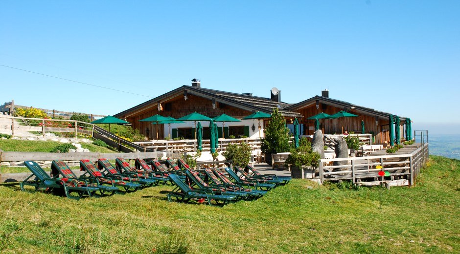 Weltcup Hütte an der Bergstation des Weltcup-Express © Tourismus Hörnerdörfer, MA