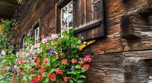 Fassade eines alten Bauernhofs © outdoorpixel - Fotolia.com