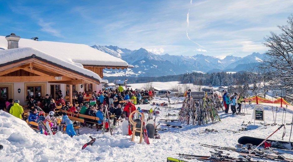 Schlitte-Hitte im Skigebiet Ofterschwang im Allgä © Tourismus Hörnerdörfer, ProVisionMedia