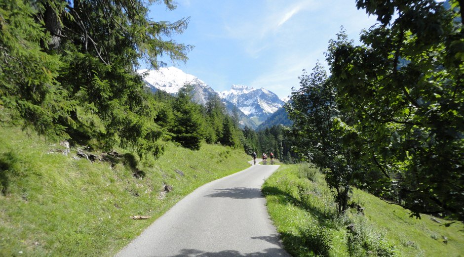 Radfahren im Oytal bei Oberstdorf © Tourismus Hörnerdörfer, H. Besler